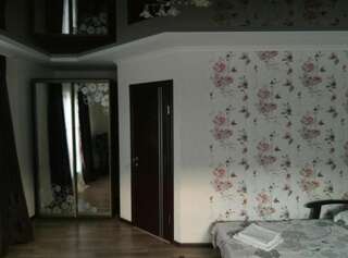 Гостевой дом Guest House Gostinnyi Бердянск Двухместный номер с 1 кроватью и собственной ванной комнатой-3